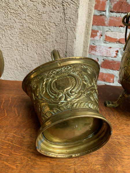 Antique English Embossed Repousse Brass Jardinière Planter Vase Rampant Lion