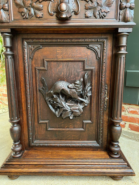 19th century French Hunt Cabinet Carved Oak Black Forest Lodge Foyer Sideboard